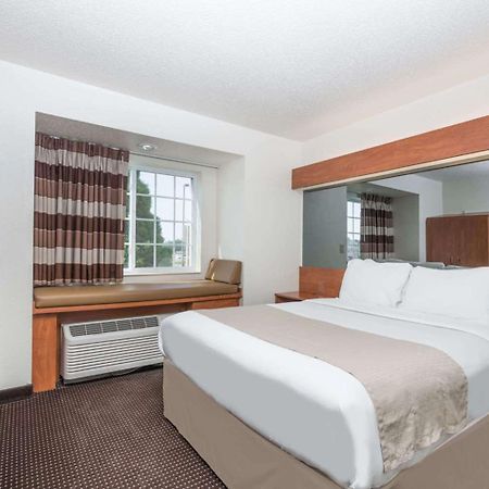 Microtel Inn & Suites By Wyndham Rice Lake Экстерьер фото