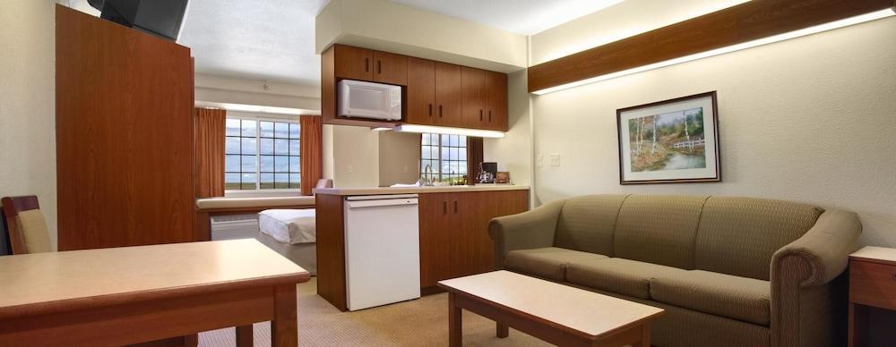 Microtel Inn & Suites By Wyndham Rice Lake Экстерьер фото