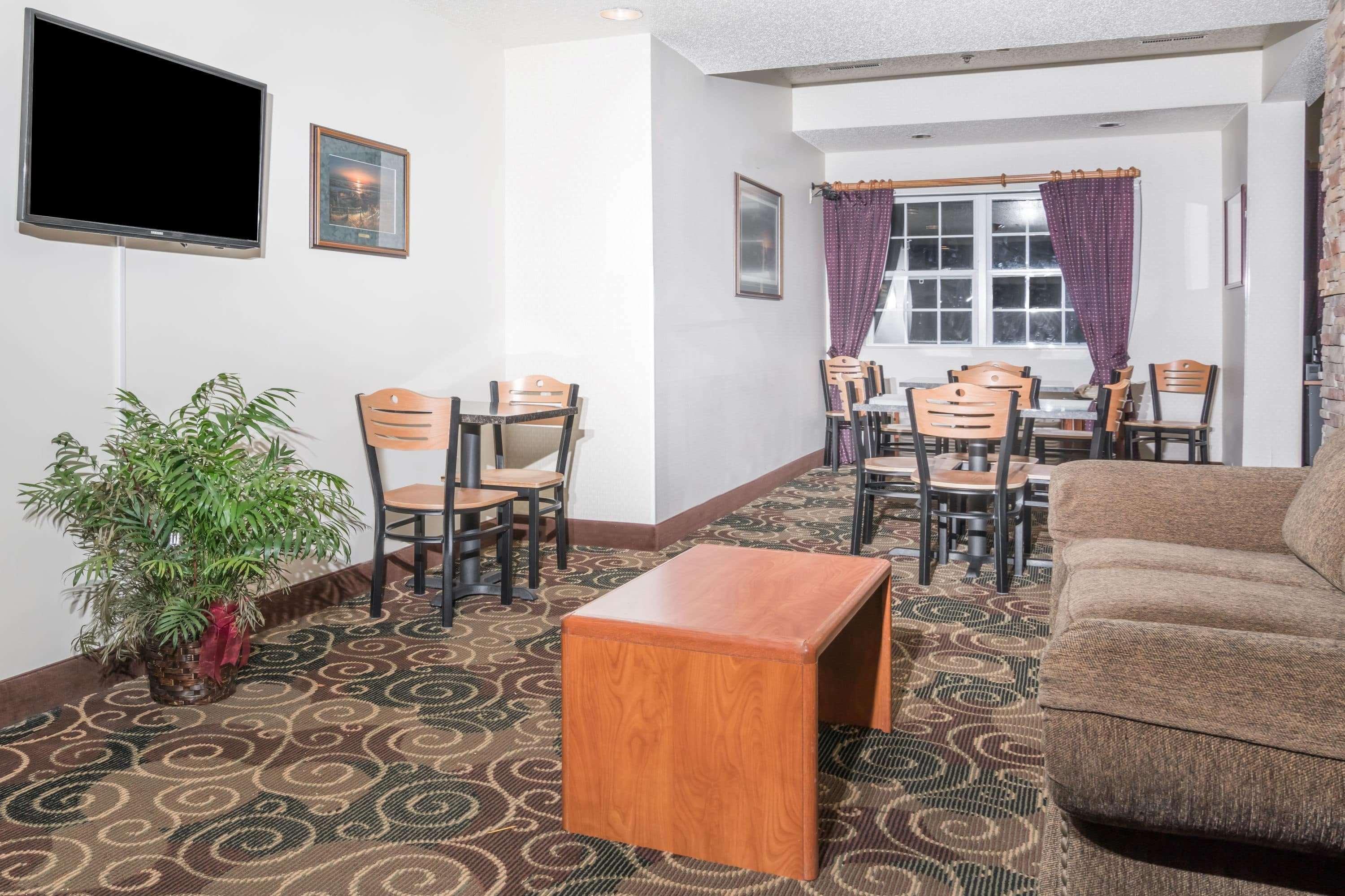 Microtel Inn & Suites By Wyndham Rice Lake Экстерьер фото