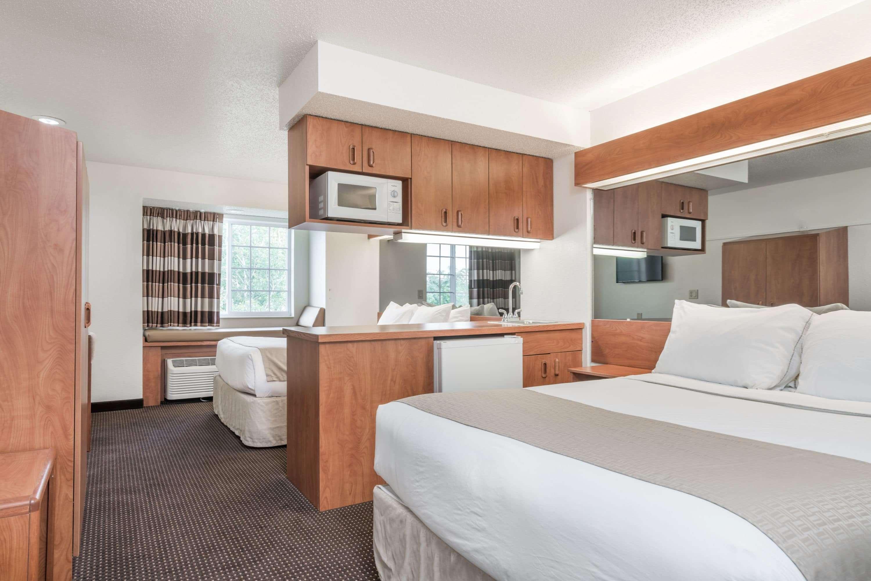 Microtel Inn & Suites By Wyndham Rice Lake Экстерьер фото